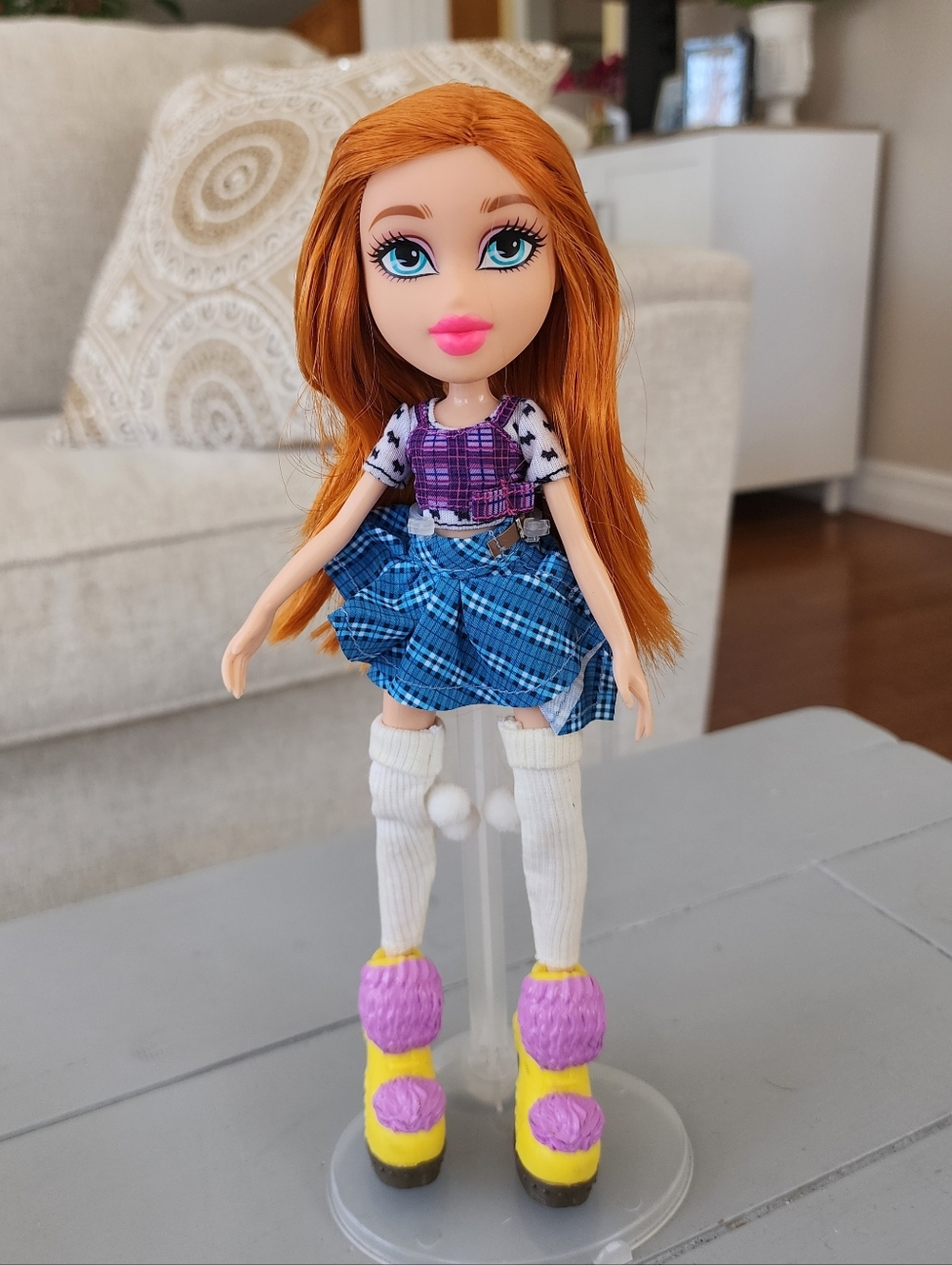 MGA Bratz Study Abroad Meygan (Scotland) Red Hair Brats Doll RARE